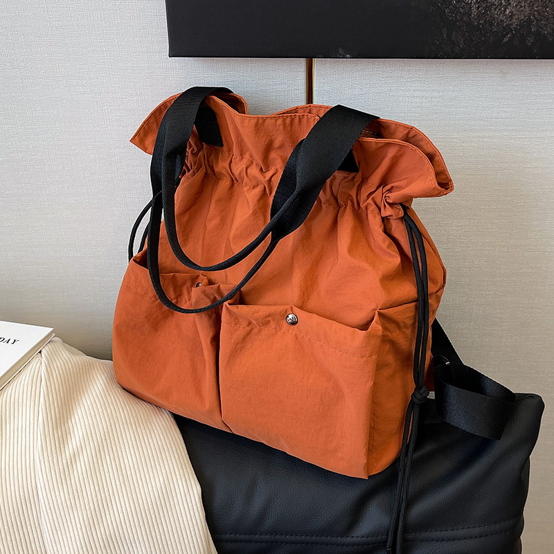 潮流休闲尼龙布托特包女2025冬季韩版大容量时尚百搭单肩包高级感,箱包皮具/热销女包/男包,通用款女包,淘宝优惠券,粉丝福利购,淘宝优惠卷