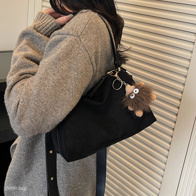 韩国时尚洋气休闲百搭通勤精致单肩斜挎2025冬季女式手提托特包