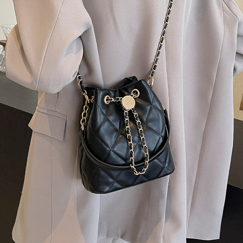 2060包袋简约气质水桶包