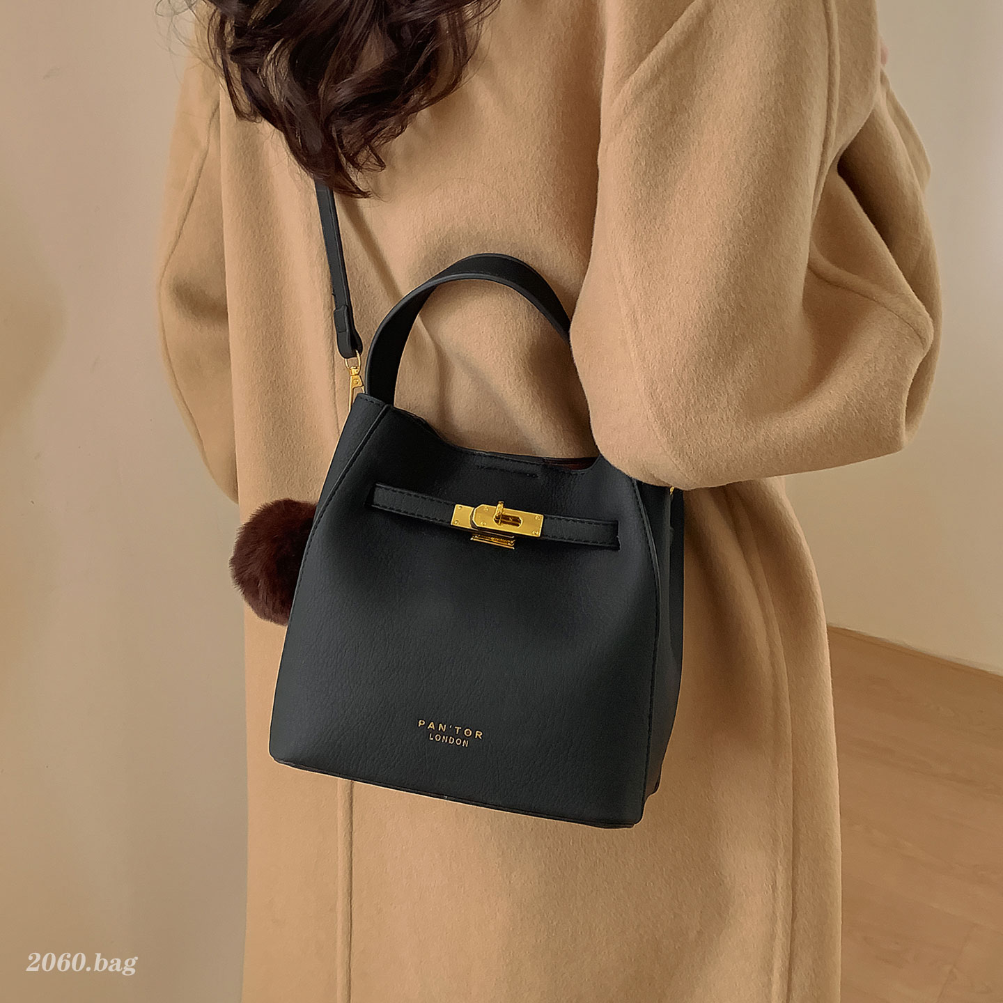 韩版百搭休闲小众设计水桶包包2025新款时尚高级感女单肩斜跨包