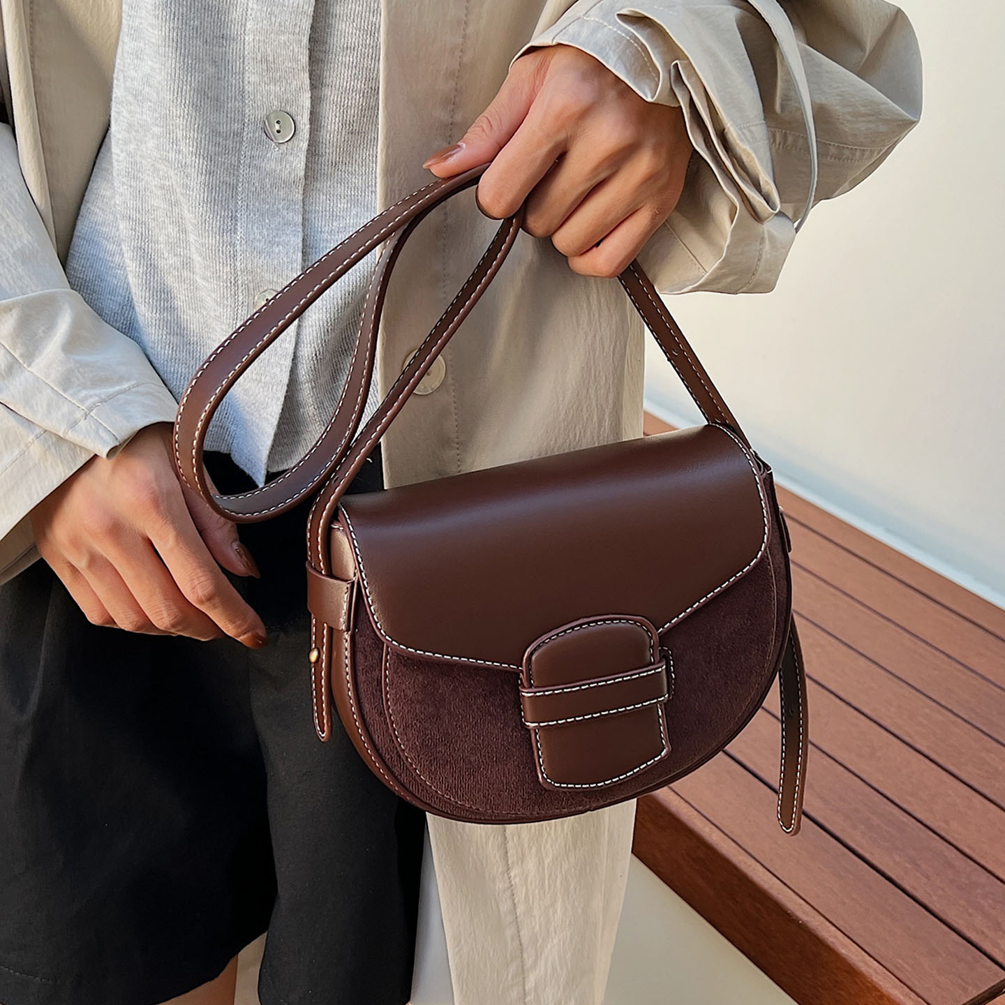 高级质感斜跨马鞍包2025女秋冬新款时尚潮韩国ins百搭精致单肩包