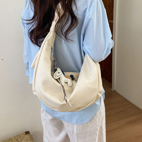 百搭饺子包女2026新款时尚软皮斜挎包简约韩版少女风单肩斜挎包