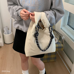 韩版 文艺大容量通勤水桶包2025女学生上课百搭休闲格子单肩包包