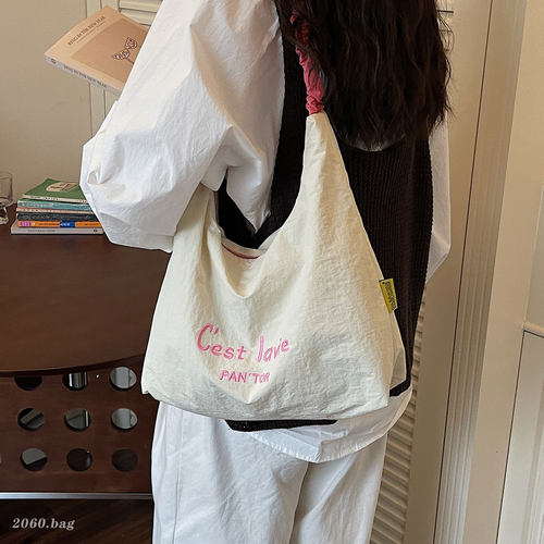 百搭轻便帆布包女2026夏季新款大容量托特包单肩手提包学生休闲