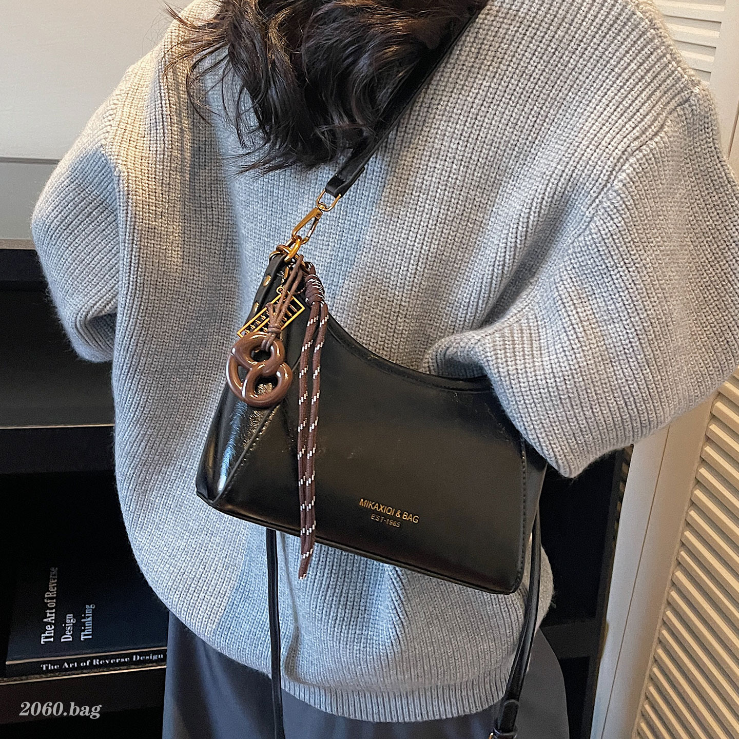 时尚百搭软皮腋下包2025新款女大容量高级感小众通勤单肩斜挎包