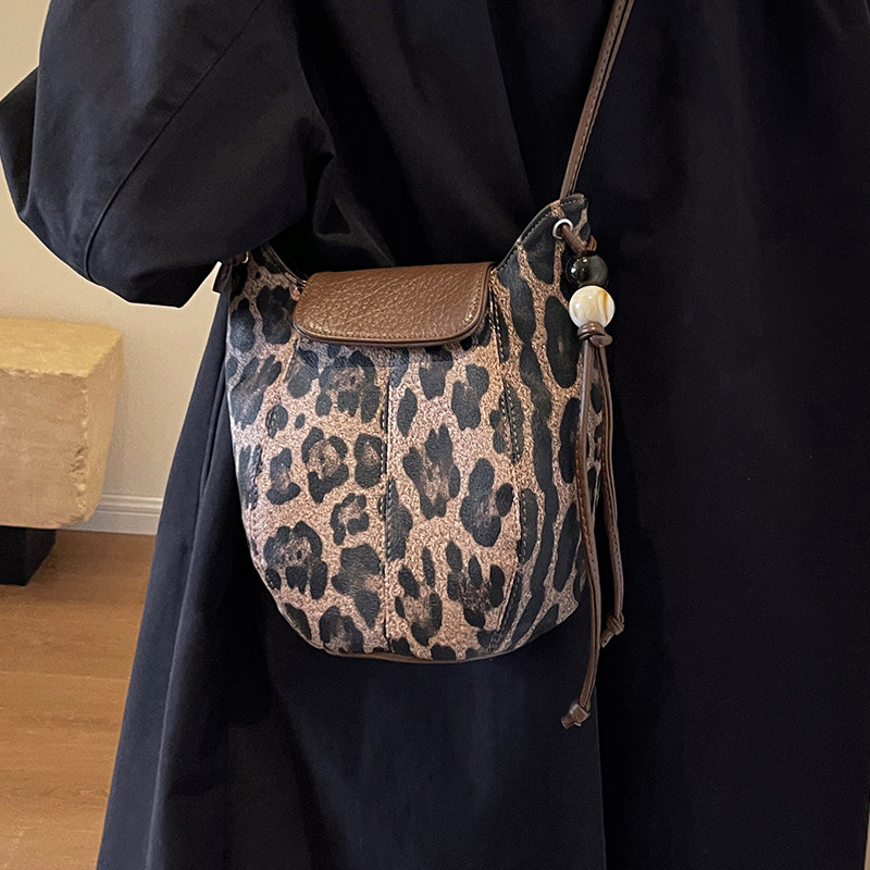 小众高级感时尚包包女2025新款冬季通勤小方包简约百搭休闲斜挎包,箱包皮具/热销女包/男包,通用款女包,淘宝优惠券,粉丝福利购,淘宝优惠卷