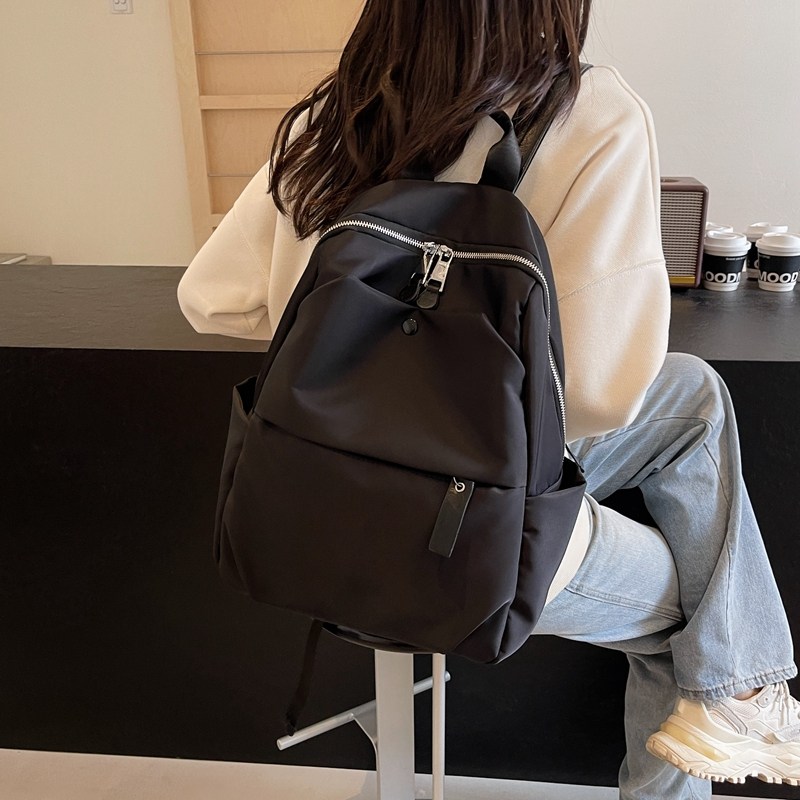 时尚休闲双肩包女2025夏季ins百搭潮流旅行包韩版高级感通勤女包