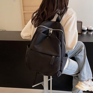 时尚休闲双肩包女2025夏季ins百搭潮流旅行包韩版高级感通勤女包