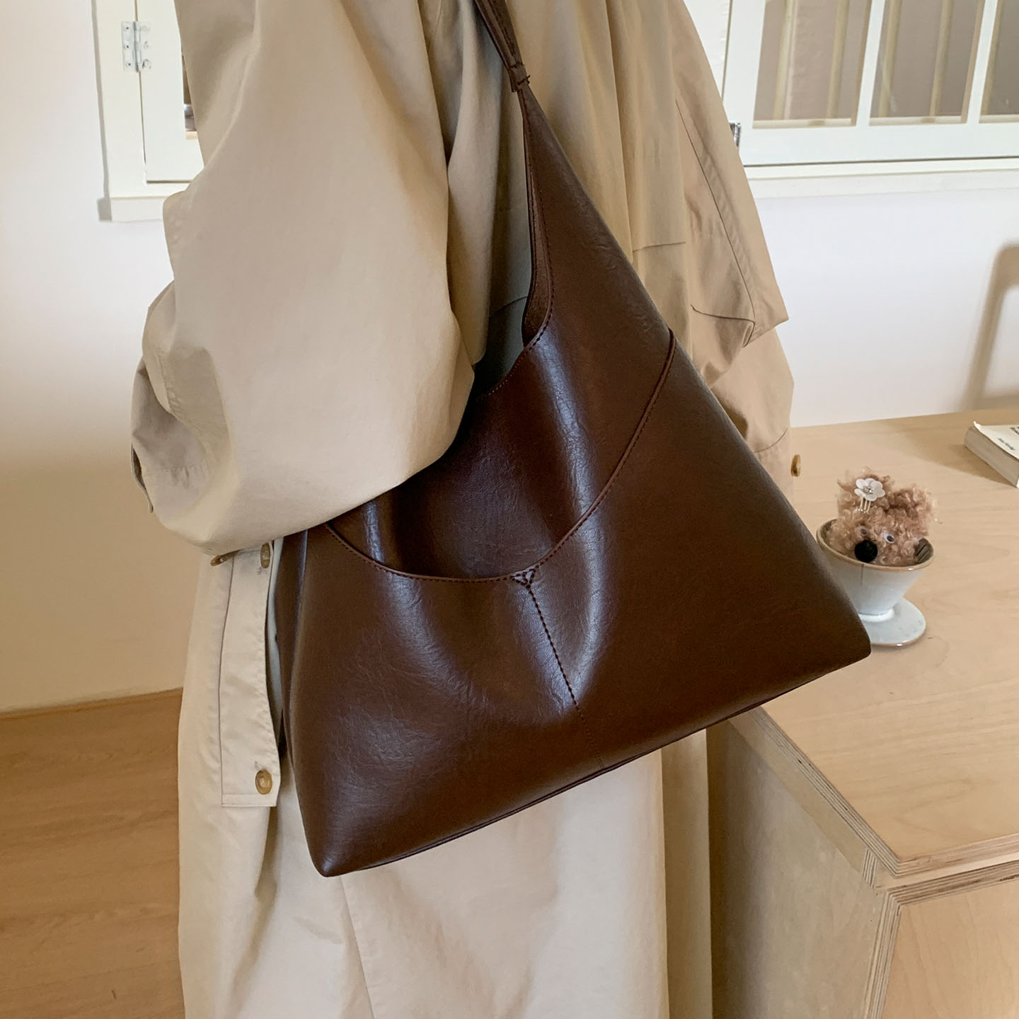 2025秋冬新款高级感油蜡皮韩国气质ins小众设计女式单肩包子母包