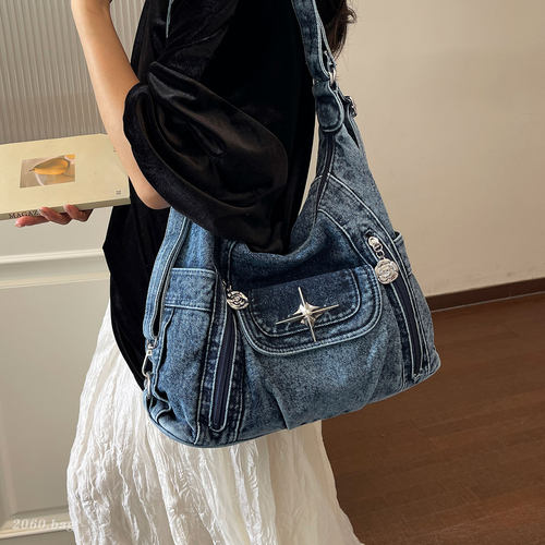 复古牛仔托特包女2026新款大容量多口袋机车包百搭单肩斜挎包