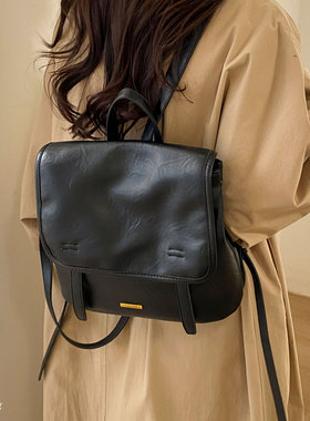 气质通勤风软皮双肩包2025女复古大容量学生上课通勤冬日常背包