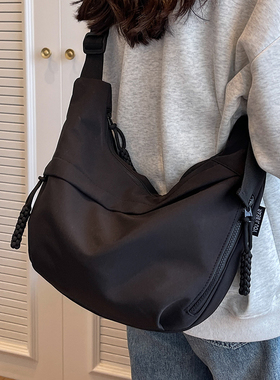 时尚通勤大容量单肩包包女2025新款春夏休闲百搭托特包韩版腋下包