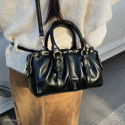 油蜡皮褶皱手提包女高级感通勤单肩斜挎包大容量2026新款时尚气质