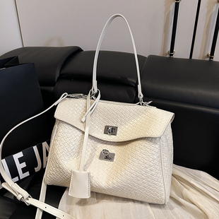 大容量上班通勤公文包2025夏季新款女凯莉包超火流行单肩包简约