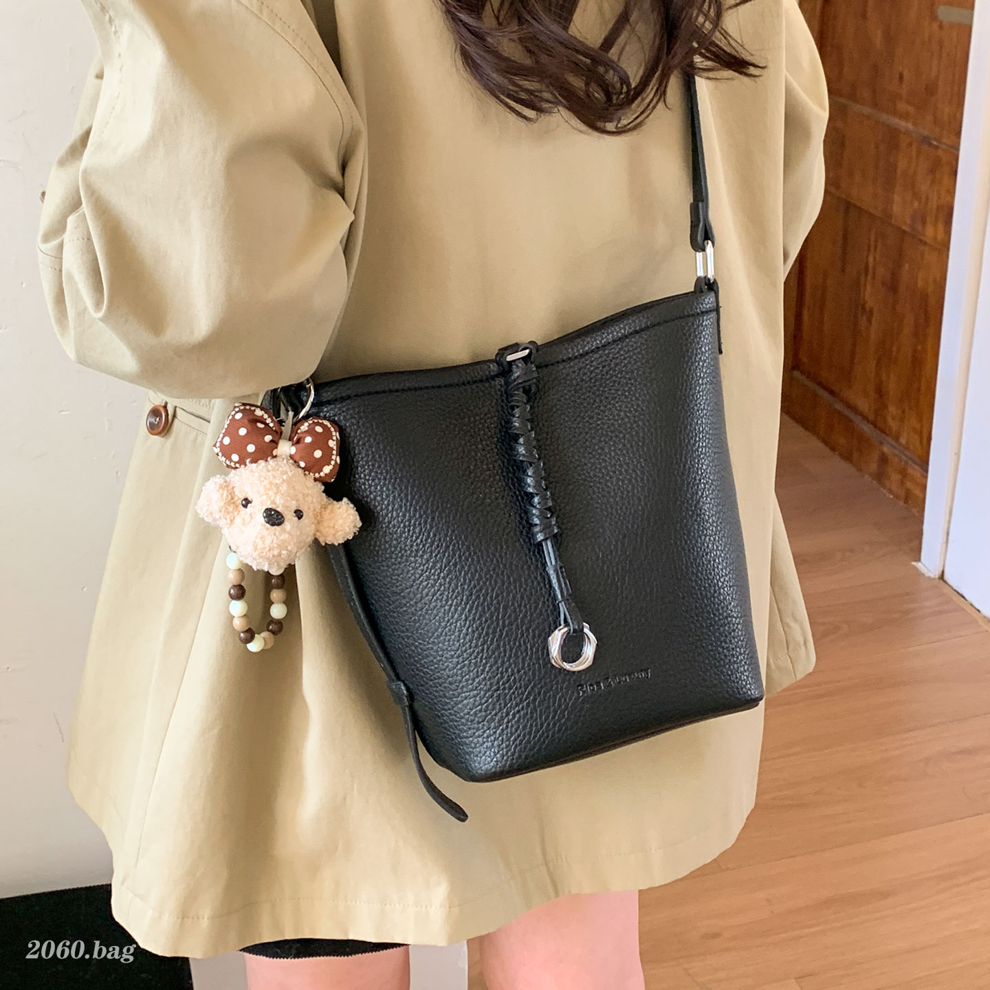 2025新款时尚百搭水桶包女单肩斜挎包高级感休闲精致爆款手提包