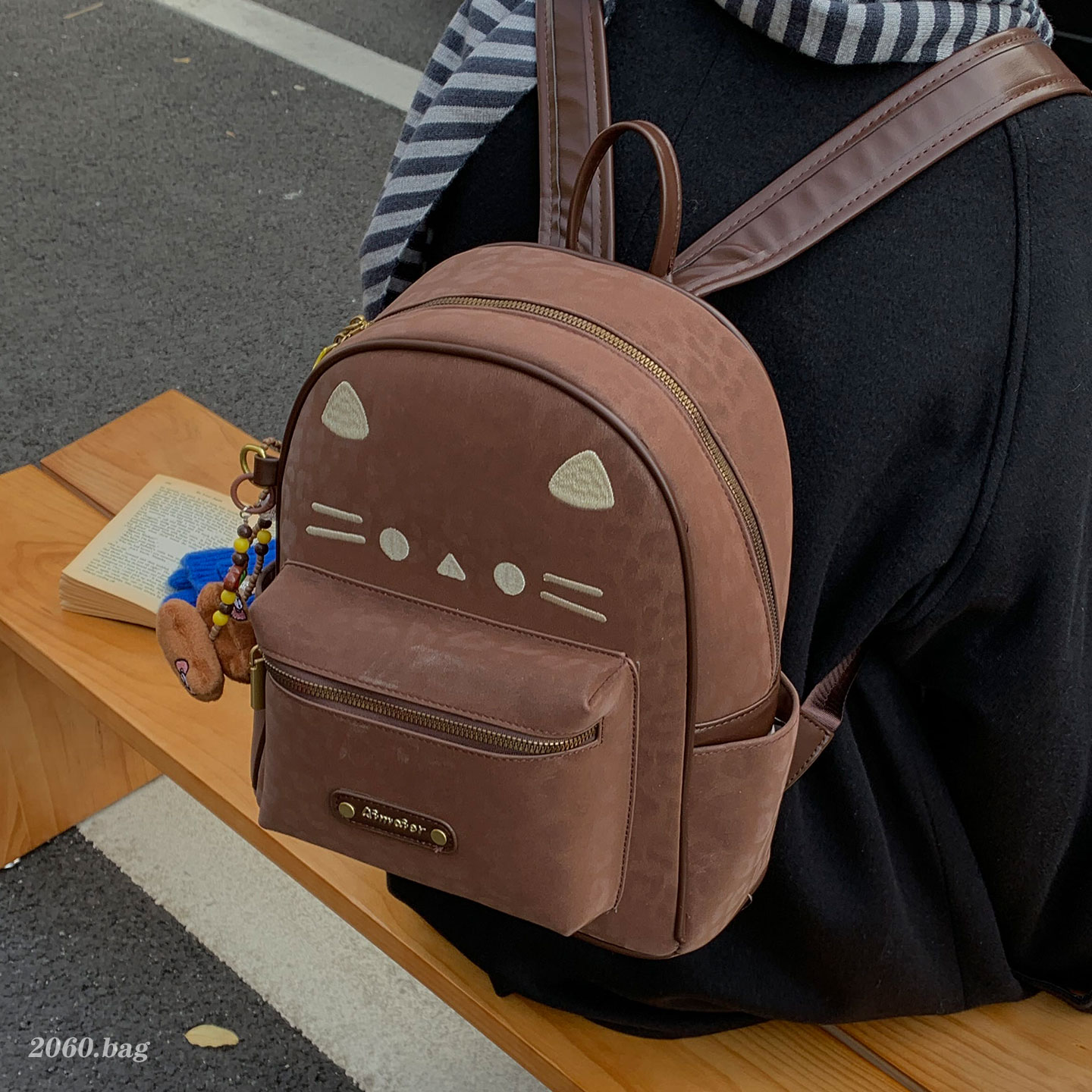 可爱复古豹纹大容量双肩包包2025学生上课通勤女气质休闲韩版包包