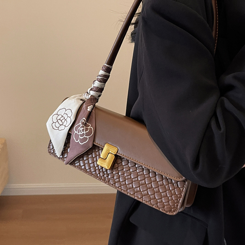 高级感腋下包包女2025新款秋冬复古时尚编织小方包通勤百搭单肩包