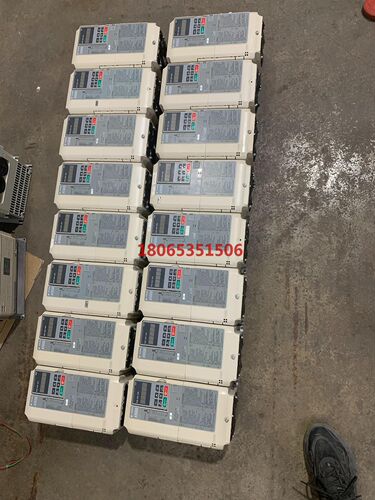 安川A1000变频器3.7KWAB4A0011FBA实物