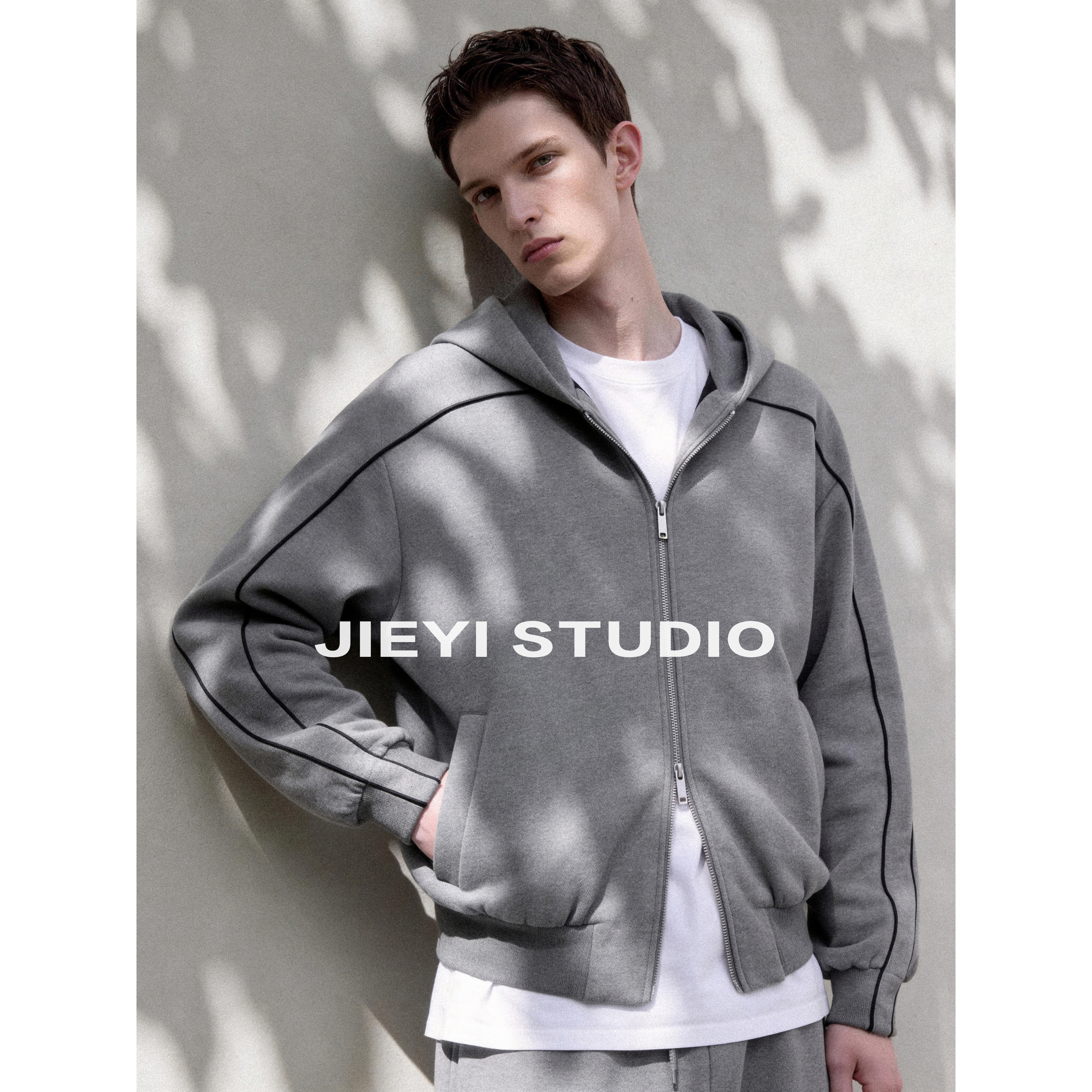 JIEYI 宽松连帽纯色短款卫衣开衫双拉链拼料分割线设计有内衬外套