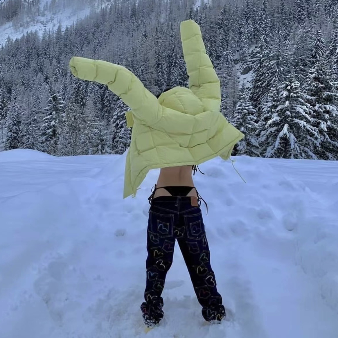 设计师羽绒服90绒连帽