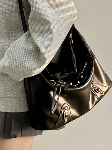 鹿子 Вместительная и большая сумка на одно плечо