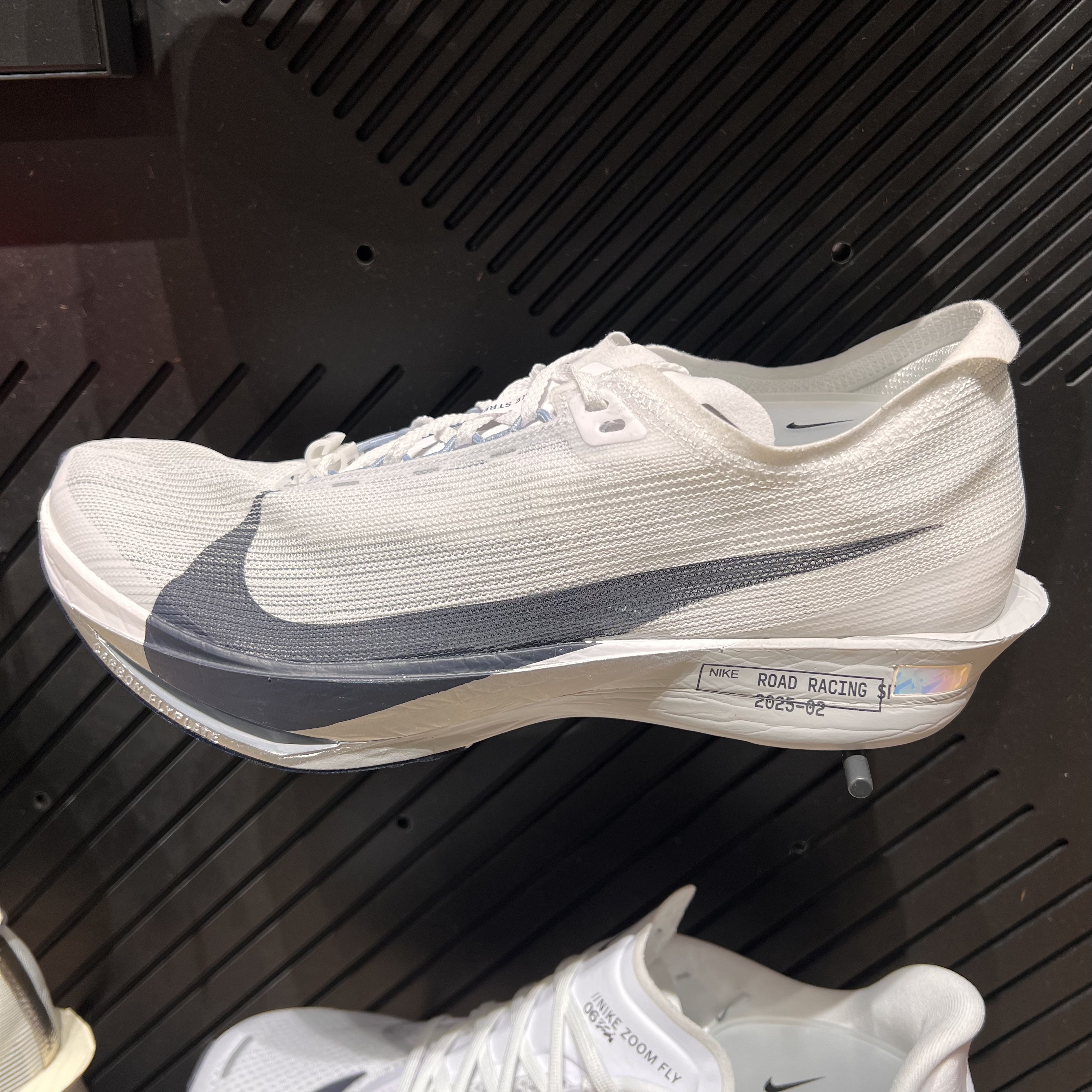 Nike/耐克StreakFly2男士减震耐磨经典运动跑步鞋HF6416-100