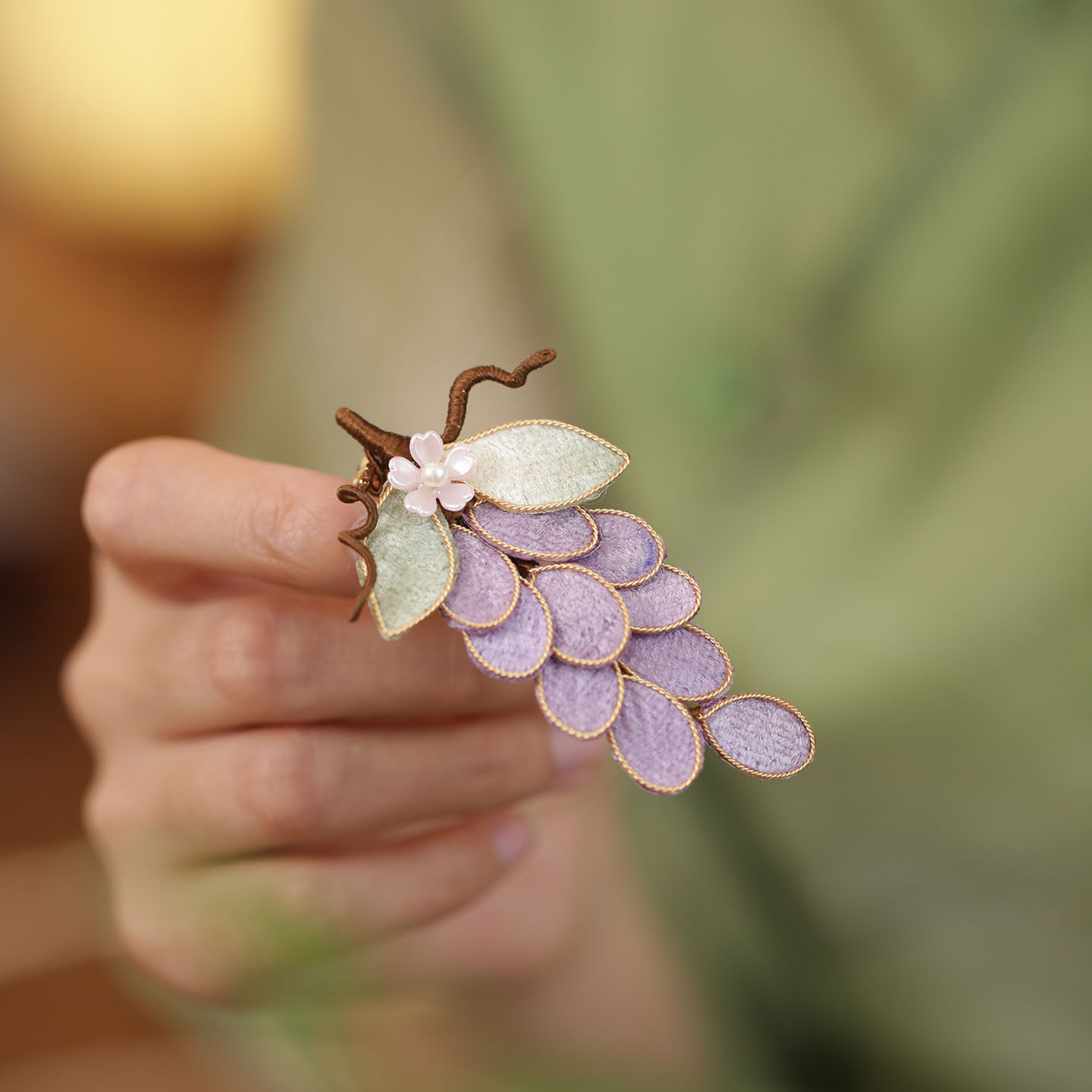 中式掐丝葡萄胸针配连衣裙紫色胸花布艺固定衣服别针领口旗袍装饰