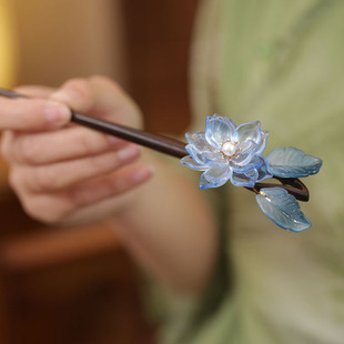 配旗袍的发簪女2025新款蓝色琉璃花朵发钗盘发簪子檀木古风发饰品