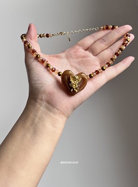 复古美拉德咖色串珠天使爱心项链小众独特个性choker气质锁骨链女