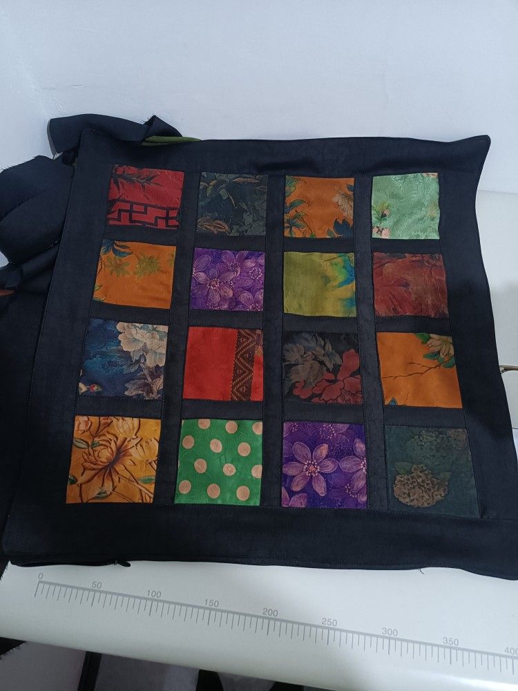 香云纱拼布办公室椅垫屁屁垫学生坐垫靠枕花色随机搭配棉花内胆