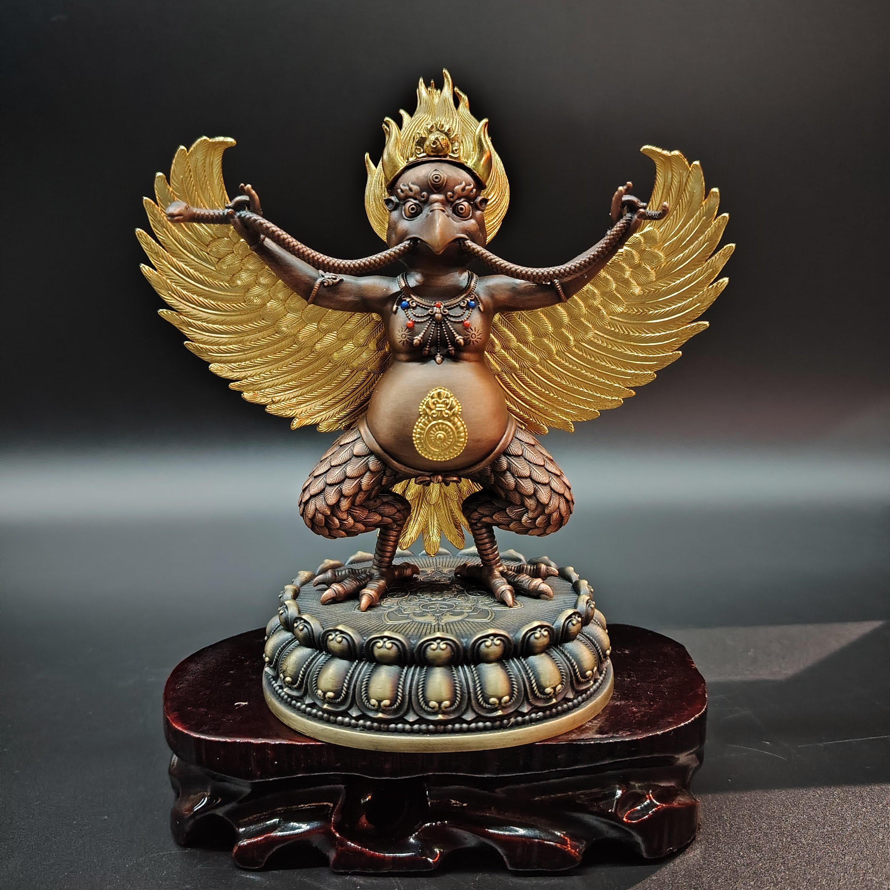 鎏金紫铜做旧大鹏金翅鸟佛像摆件家居用金翅大鹏鸟供护佛像高紫铜