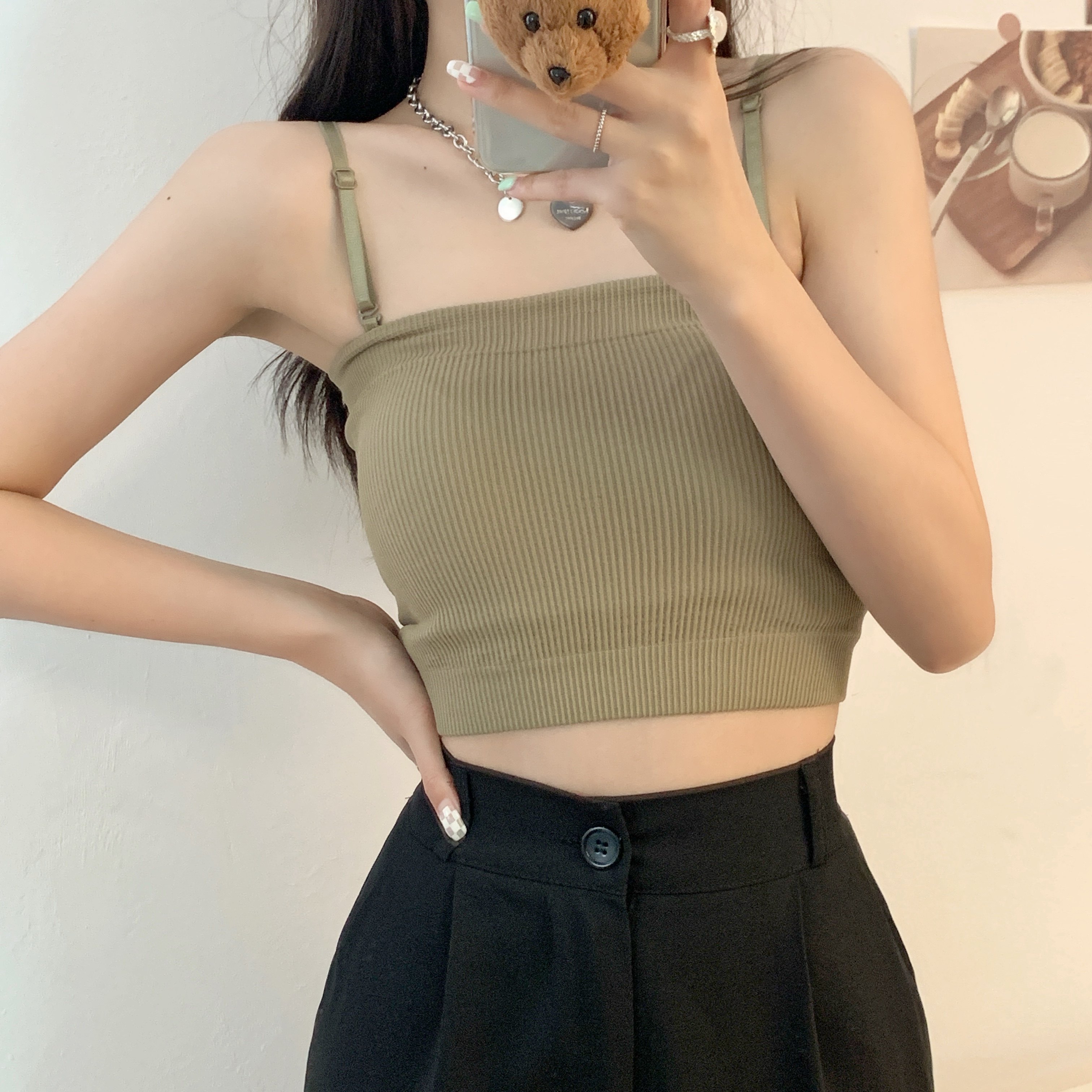 吊带抹胸式文胸女短款上衣外穿带胸垫一体罩杯聚拢无肩背心裹胸秋