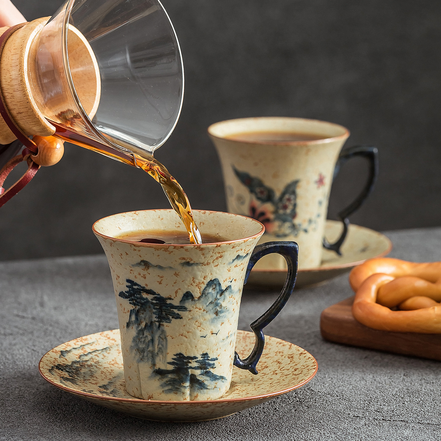 轻奢款手绘陶瓷马克杯咖啡杯