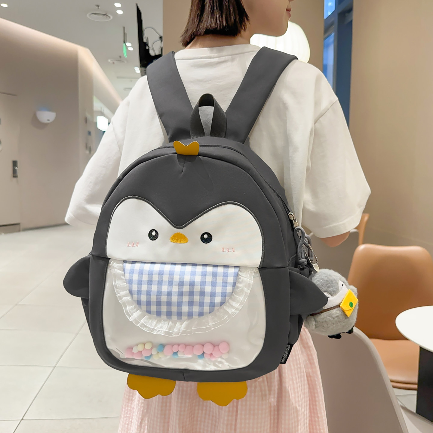 可爱围兜企鹅双肩包女