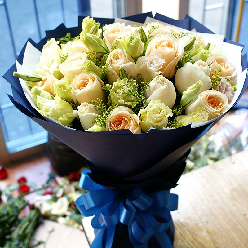 新款促销玫瑰花束礼盒同城鲜花速递生日礼物闺蜜男友重庆花店配送