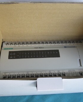 全新施耐德PLCTSX312422