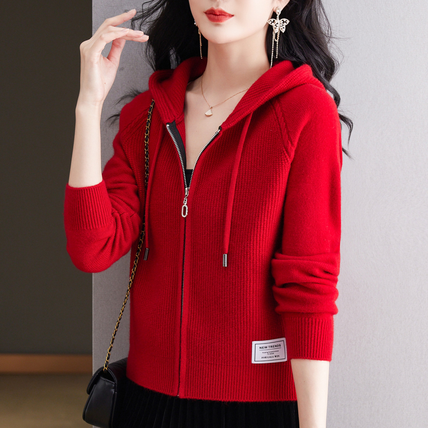秋冬女士时尚针织开衫2025新款妈妈红色卫衣宽松毛衣连帽拉链外套