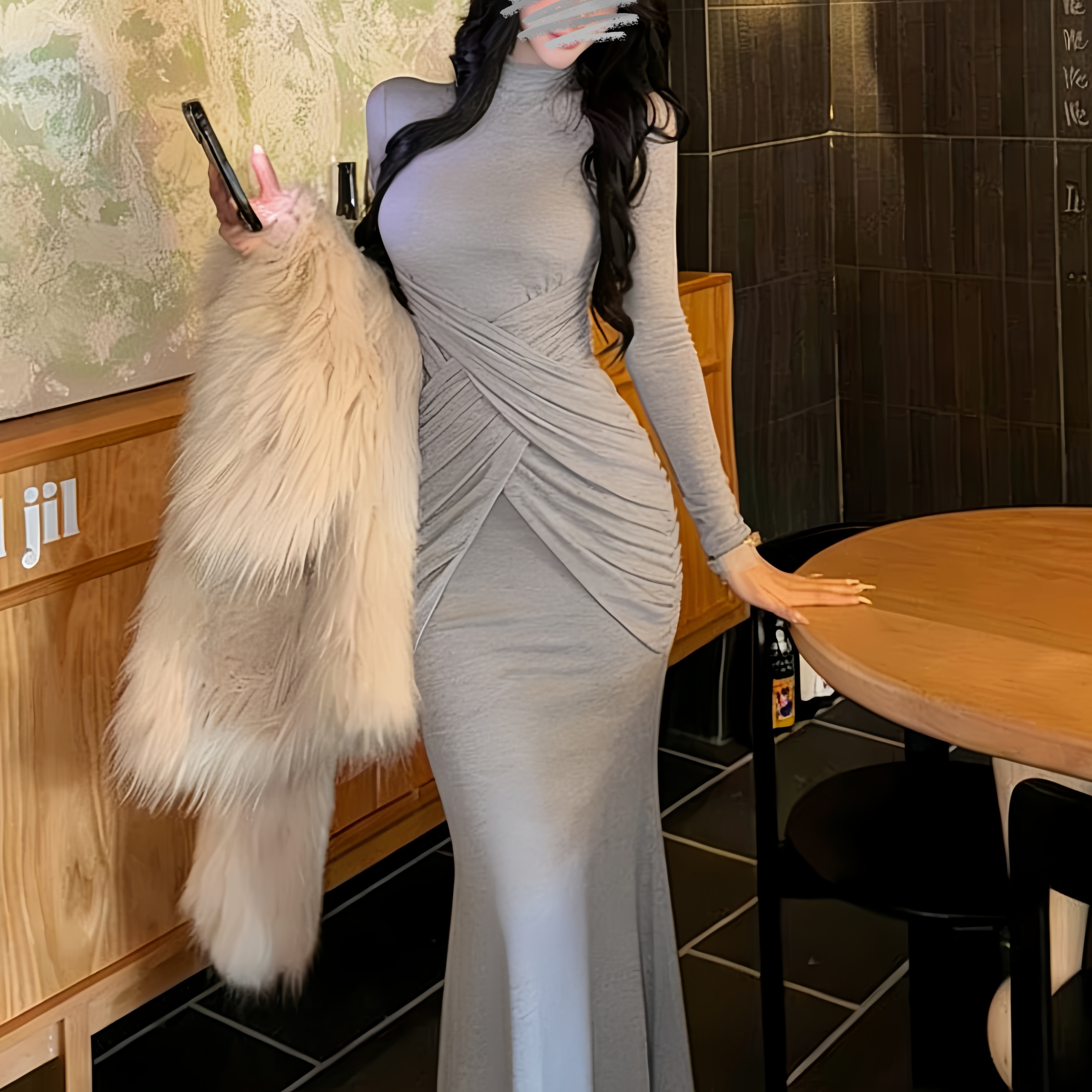 秋冬灰色半高领修身鱼尾连衣裙