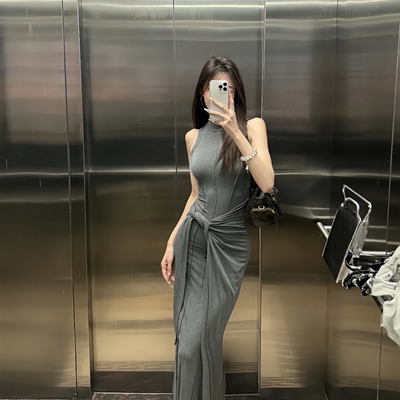 高级感灰色无袖连衣裙女