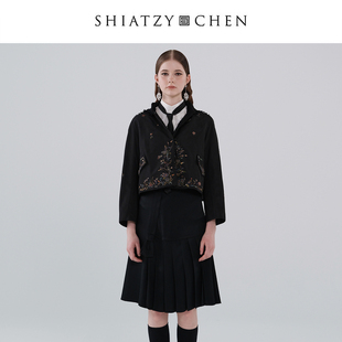 SHIATZY 夏姿·陈采帨系列丝光刺绣连帽短外套640636 CHEN