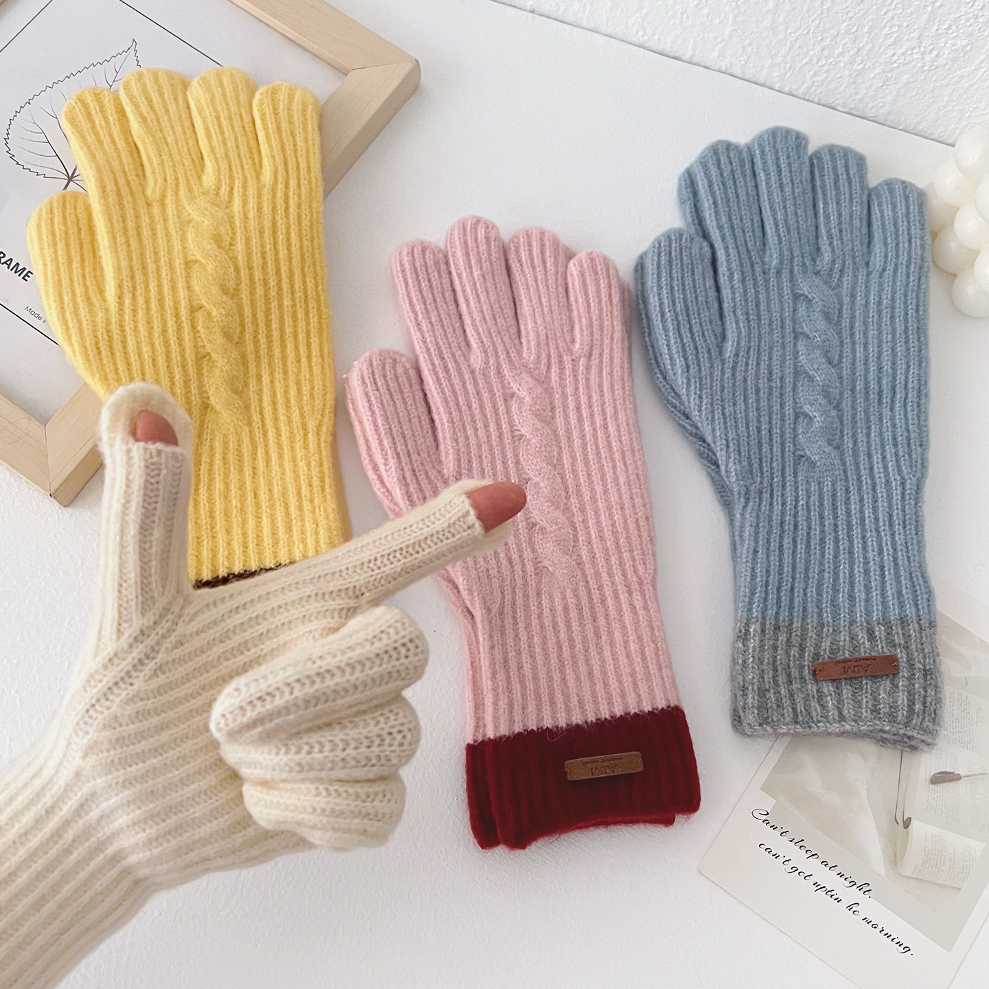 新款冬季羊毛针织手套女保暖加厚麻花纹理触屏分指手套骑行防风