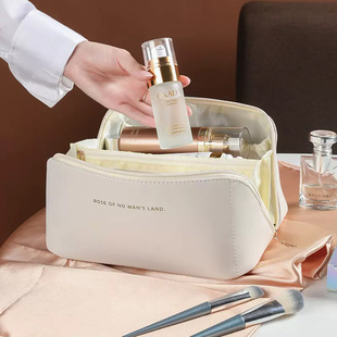 桌面密封大容量便携简约感网红2023新款 宿舍旅行品洗漱收纳袋