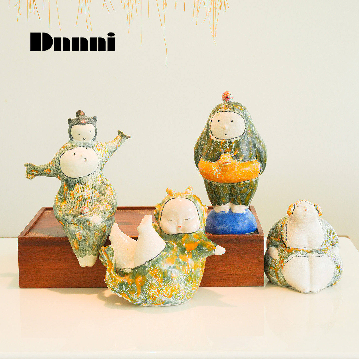 Dnnni手作陶艺彩色人物艺术雕塑儿童房客厅橱窗展示柜装饰品摆件