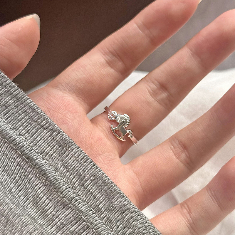 铜钱新中式木马食指戒