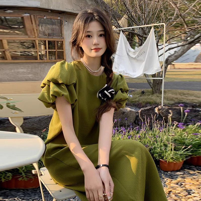 泡泡袖连衣裙女2025新款法式复古果绿色茶歇裙中长款直筒裙长裙子
