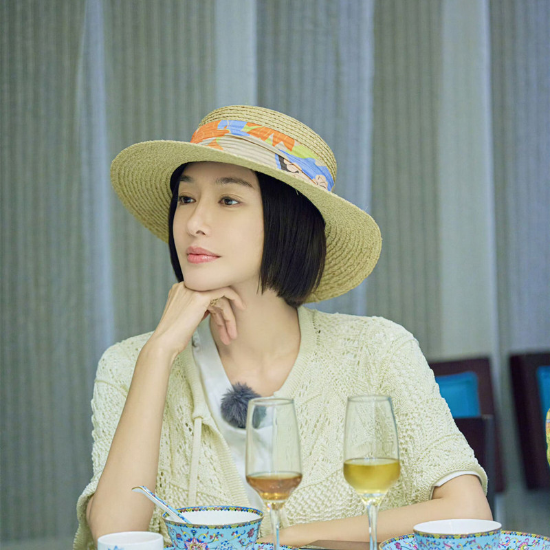秦岚同款拉菲草平顶帽子女夏出游街拍潮搭遮阳防晒英伦风草帽礼帽