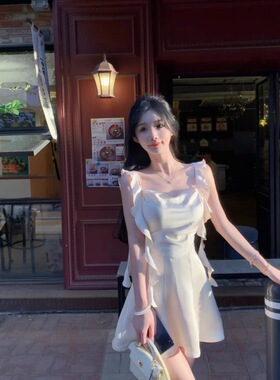 法式纯欲风段面连衣裙女夏季新款气质收腰显瘦辣妹醋酸飘带短裙子