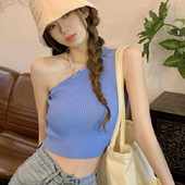短款 辣妹紧身设计感露肩背心女斜肩型不规则修身 针织打底衫 上衣女