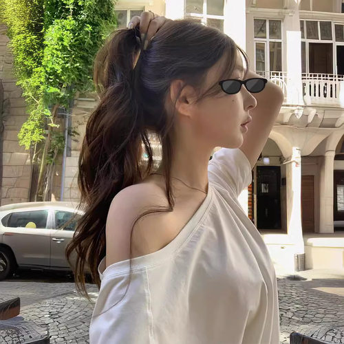 斜肩型一字肩两穿宽松短袖