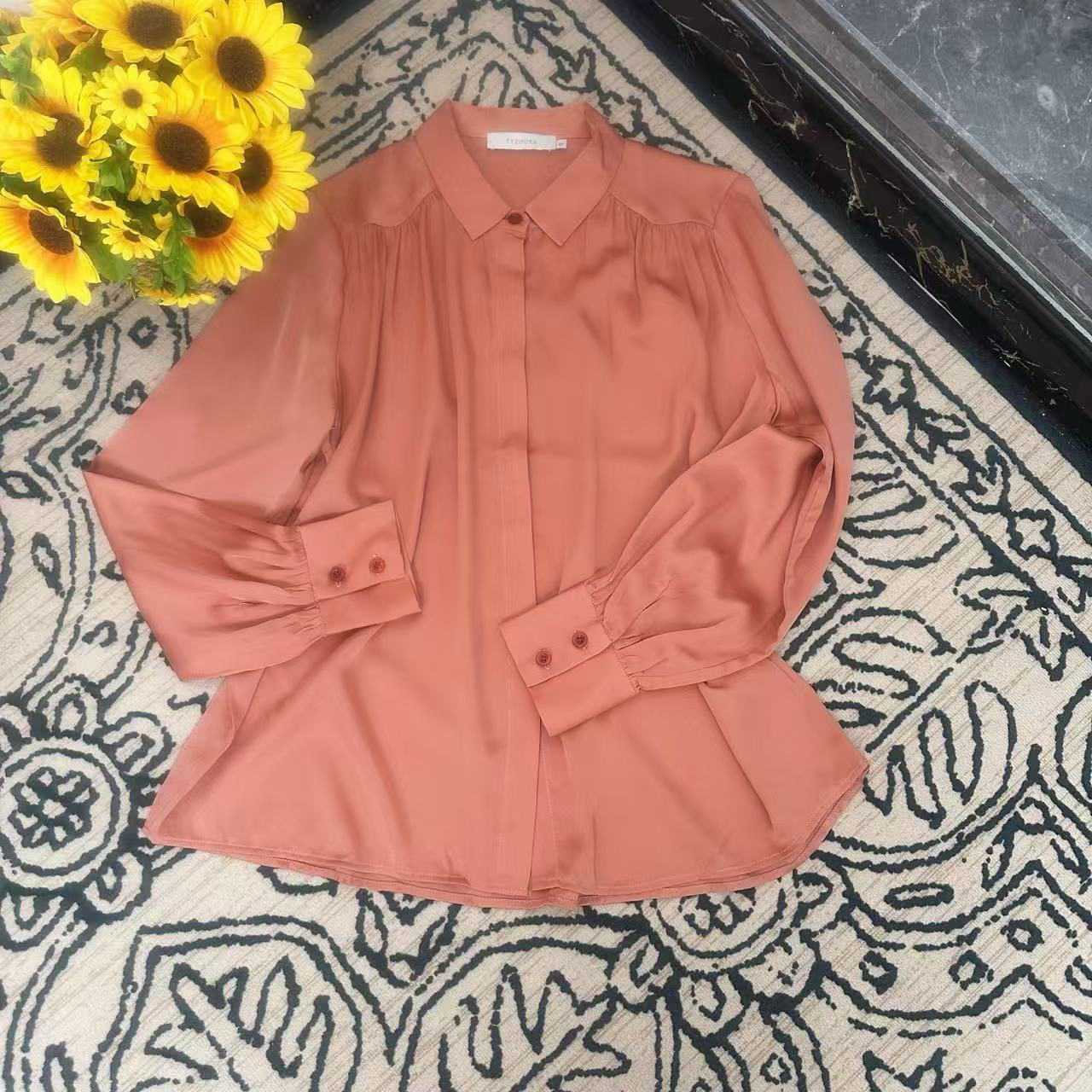 蘑菇英国代 TYZHURA 25早秋 粉棕色小尖领真丝衬衫 小码码胸围110